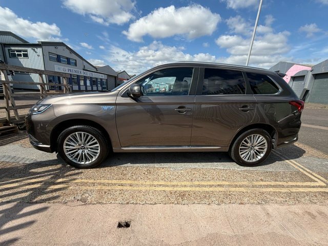Mitsubishi Outlander 2.4 Phev Juro Black #14