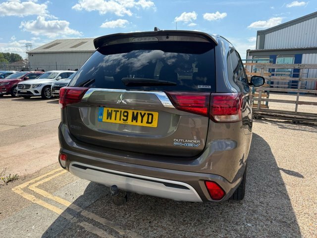 Mitsubishi Outlander 2.4 Phev Juro Black #9