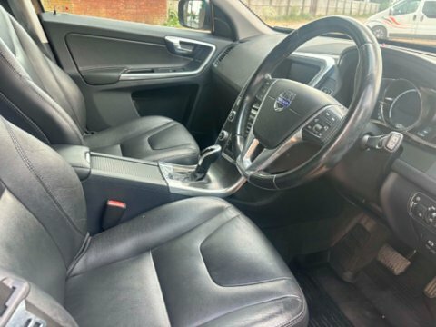 Volvo XC60 Suv Black #10