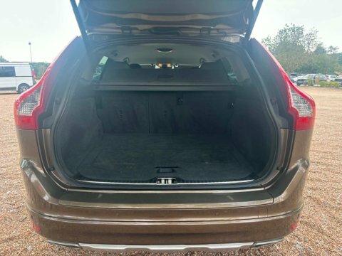 Volvo XC60 Suv Black #9