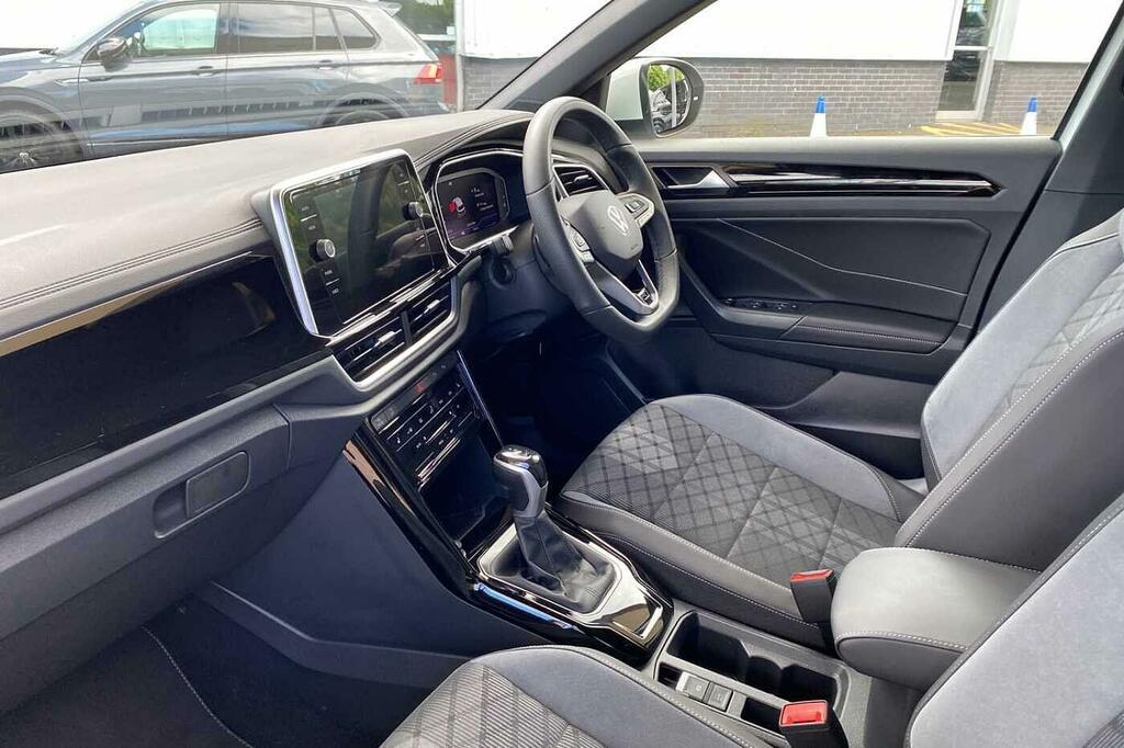 Volkswagen T-Roc 1.5 Tsi R-line Dsg DC25VPM White #2