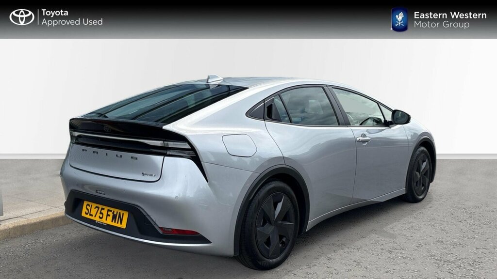 Toyota Prius 2.0 13.6Kwh Design Cvt Euro 6 Ss SL75FWN Silver #2