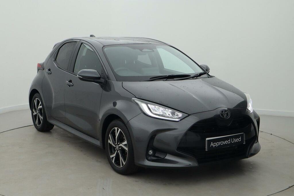Toyota Yaris 1.5 Vvt-h Design Hatchback Hybrid E-cvt Grey