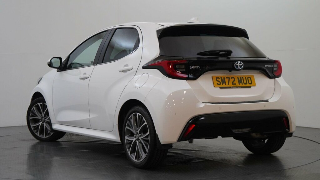 Toyota Yaris 1.5 Vvt-h Excel E-cvt Euro 6 Ss SM72MUO White #3