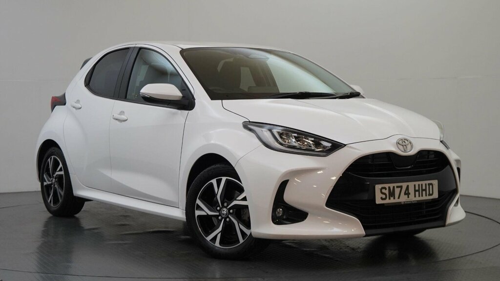 Toyota Yaris 1.5 Vvt-h Design E-cvt Euro 6 Ss White