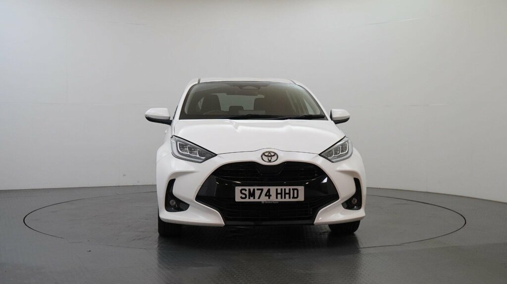 Toyota Yaris 1.5 Vvt-h Design E-cvt Euro 6 Ss SM74HHD White #2
