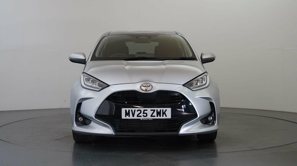 Toyota Yaris 1.5 Vvt-h Design E-cvt Euro 6 Ss MV25ZWK Silver #2