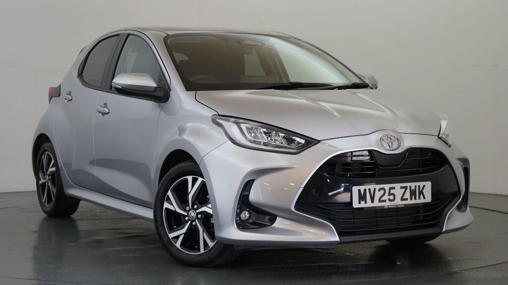 Toyota Yaris 1.5 Vvt-h Design E-cvt Euro 6 Ss Silver