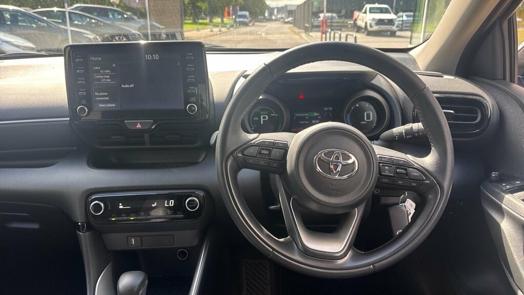 Toyota Yaris 1.5 Vvt-h Design E Cvt White #7