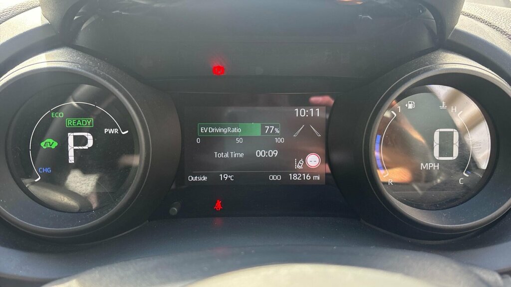 Toyota Yaris 1.5 Vvt-h Design E Cvt White #11