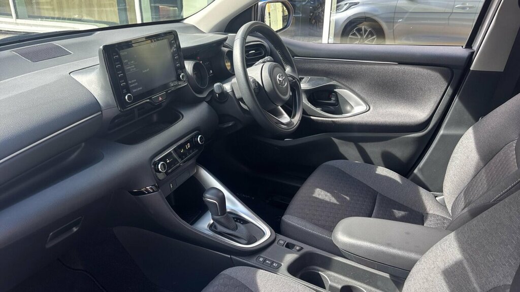 Toyota Yaris 1.5 Vvt-h Design E-cvt Euro 6 Ss Silver #5