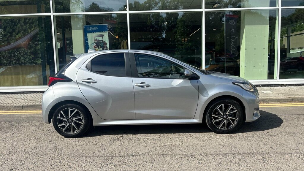 Toyota Yaris 1.5 Vvt-h Design E Cvt White #22