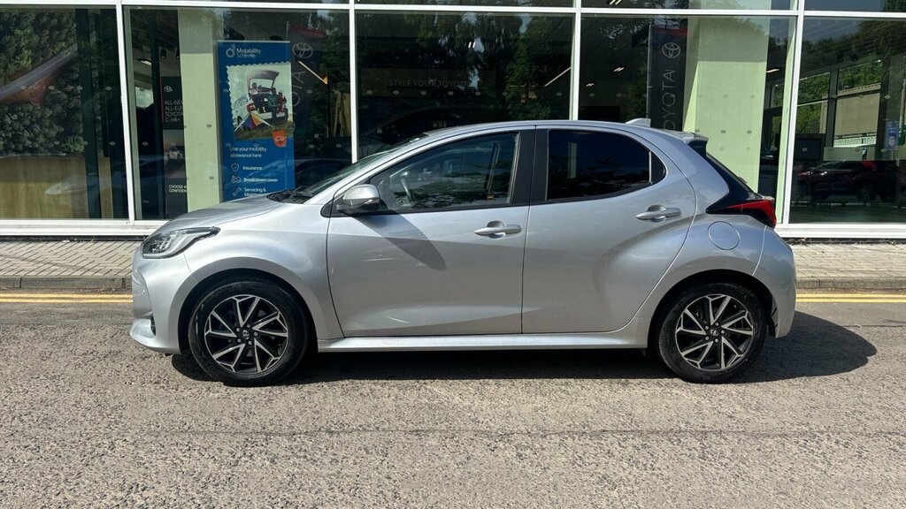 Toyota Yaris 1.5 Vvt-h Design E Cvt White #23