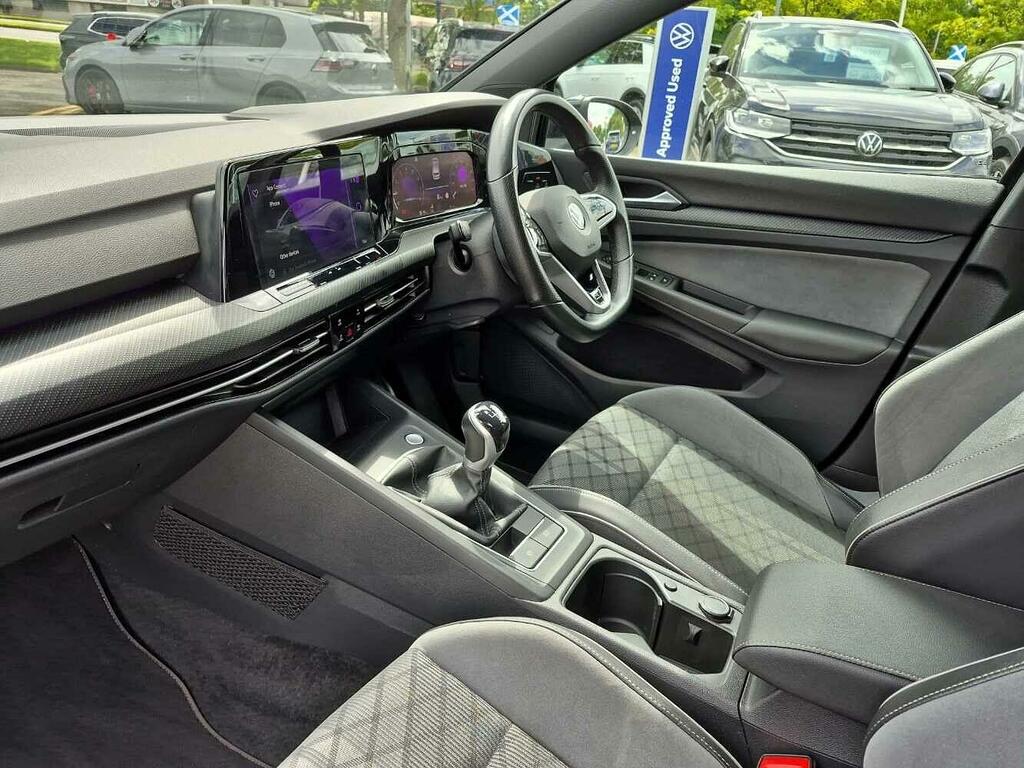 Volkswagen Golf R-line 1.5 Tsi 130Ps 6-Speed PY22RMV Black #2