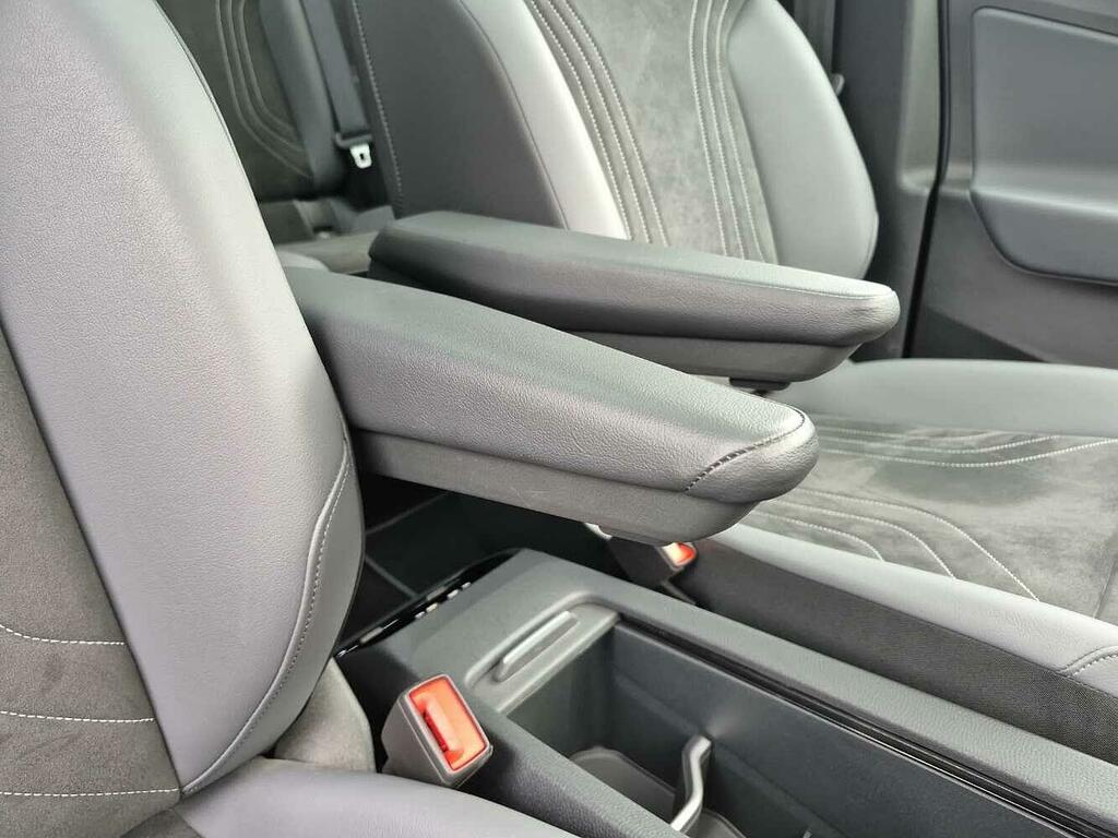 Volkswagen ID.4 Pro 77Kwh Match Suv 286 Ps Black #21