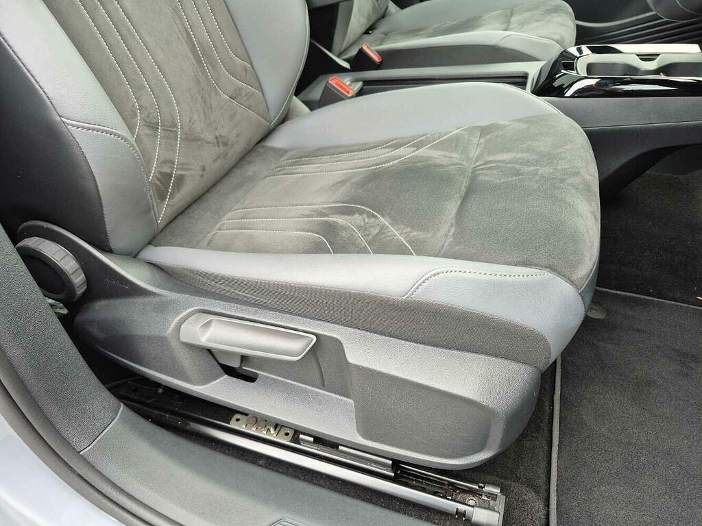 Volkswagen ID.4 Pro 77Kwh Match Suv 286 Ps Black #18