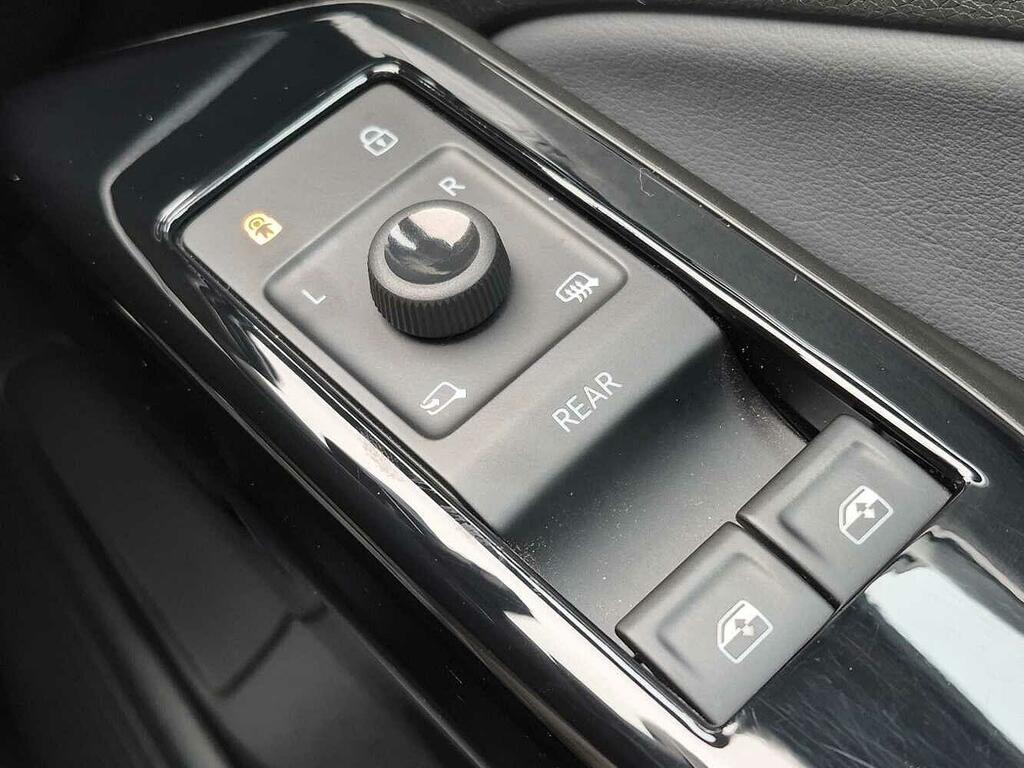 Volkswagen ID.4 Pro 77Kwh Match Suv 286 Ps Black #47