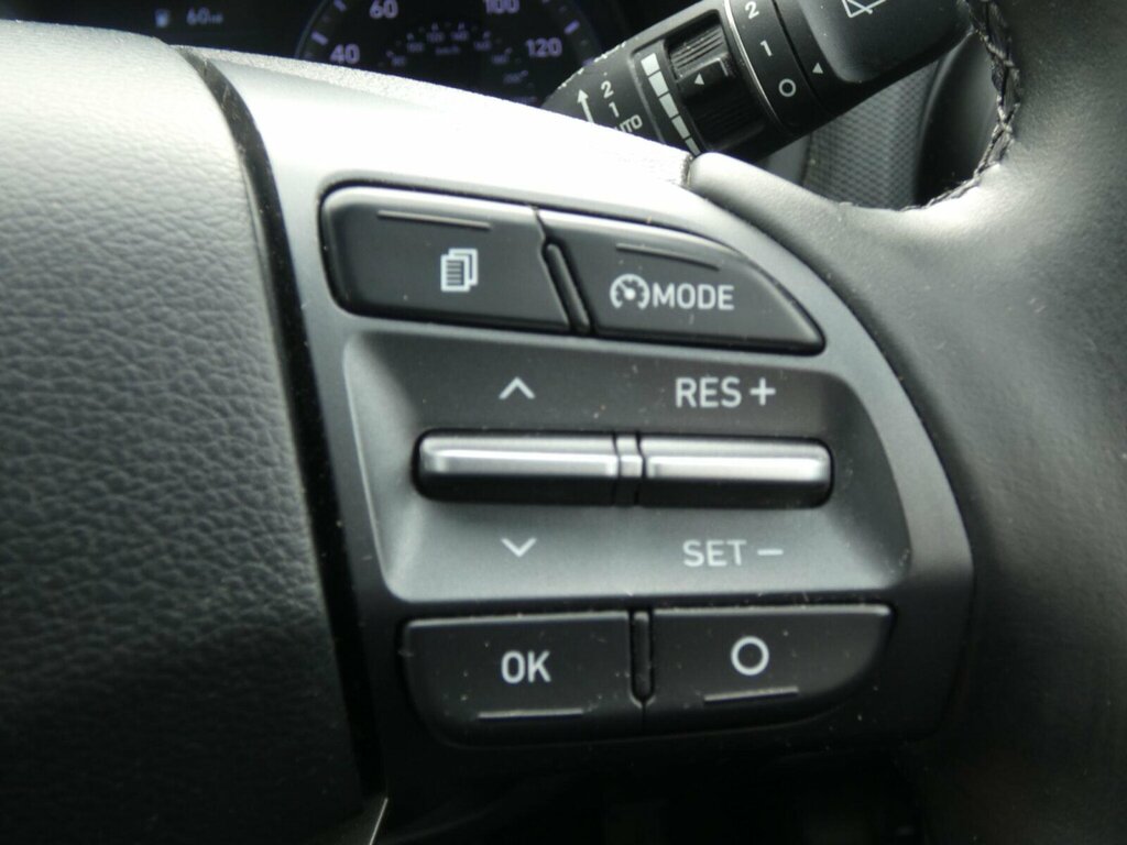 Hyundai Kona Kona Premium Se White #36