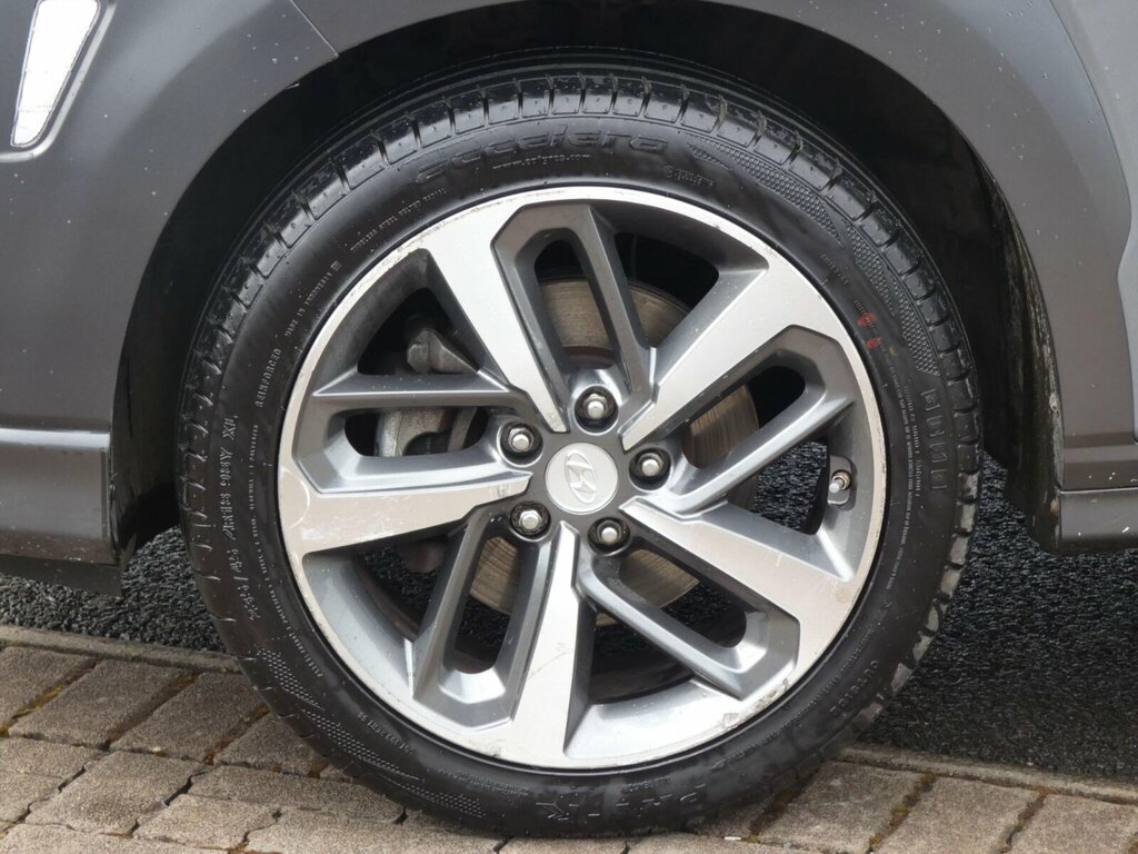 Hyundai Kona Kona Premium Se White #8