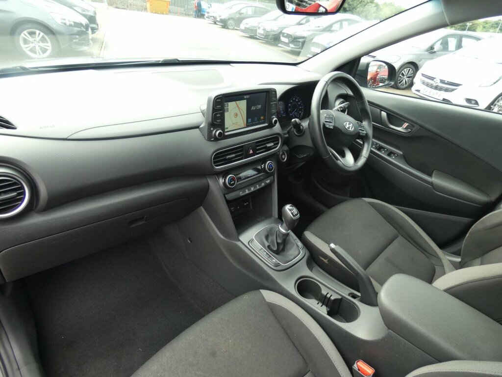Hyundai Kona Kona Premium Se White #17