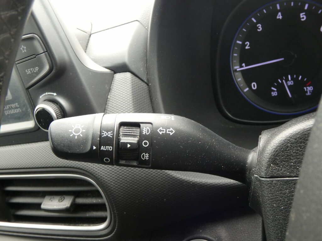 Hyundai Kona Kona Premium Se White #33