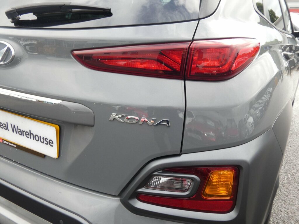Hyundai Kona Kona Premium Se White #14