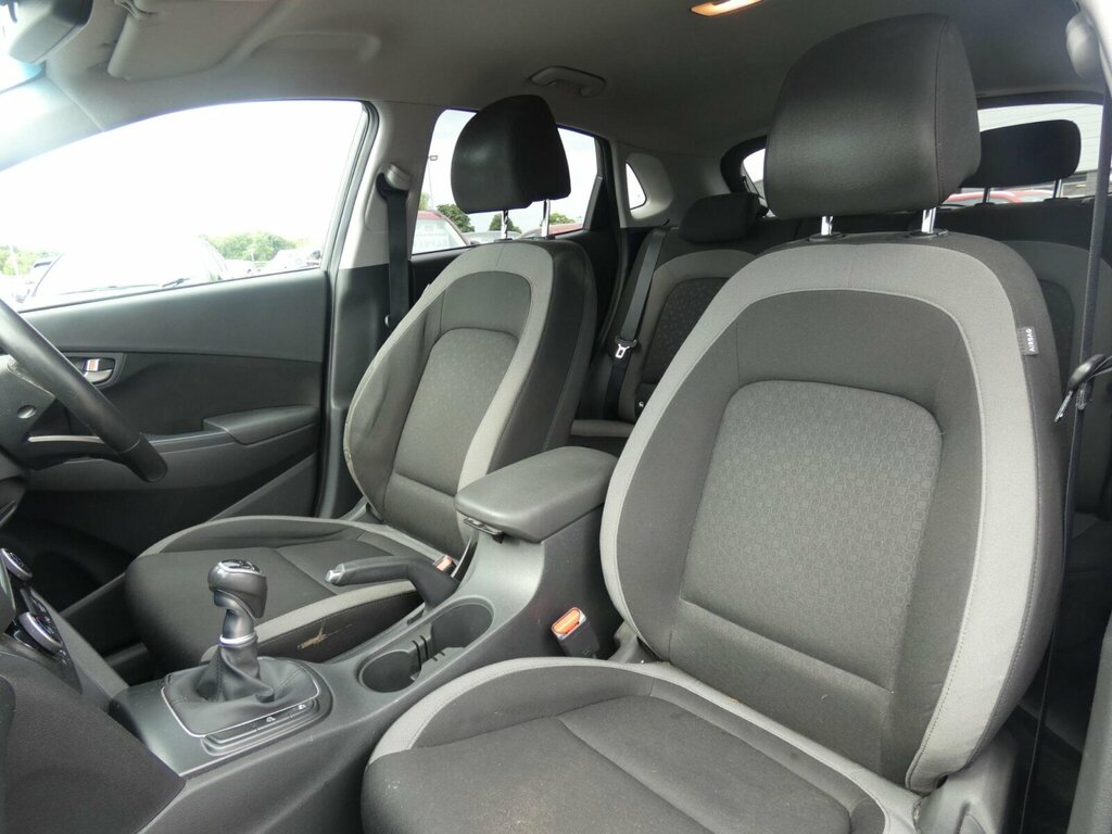 Hyundai Kona Kona Premium Se White #16