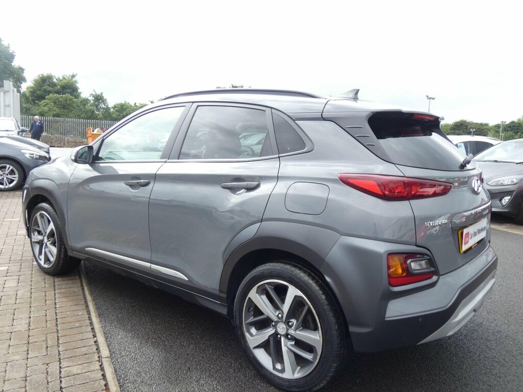 Hyundai Kona Kona Premium Se White #11
