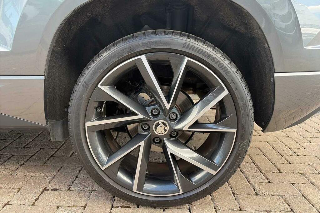 Skoda Karoq 1.5 Tsi Sportline Dsg Black #5