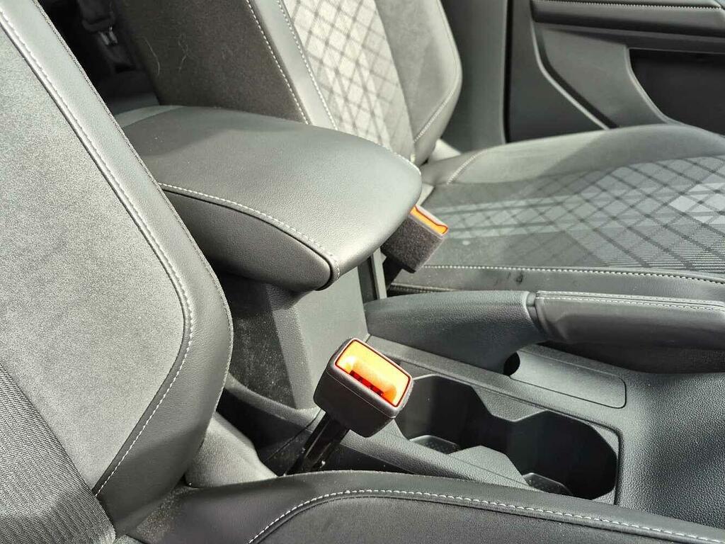 Volkswagen T-Cross 1.0 Tsi Match Silver #17