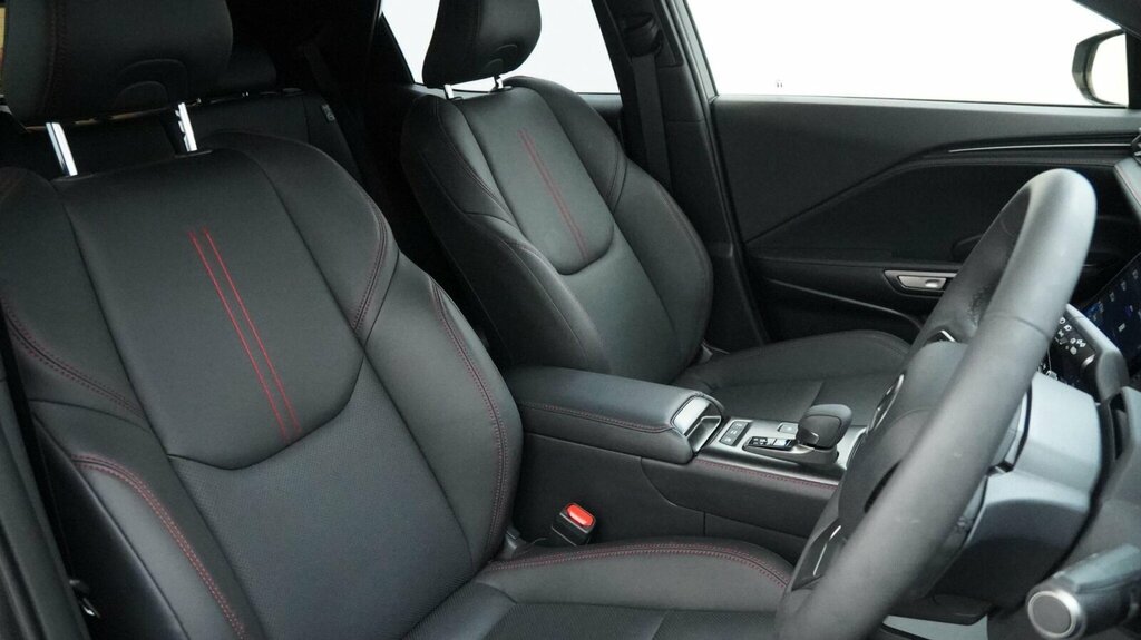 Lexus LBX 1.5 Vvt-ie Takumi Design Suv Hybrid E-c Red #41