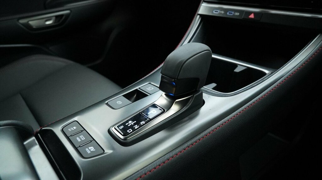 Lexus LBX 1.5 Vvt-ie Takumi Design Suv Hybrid E-c Red #35
