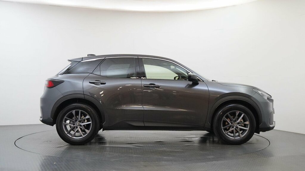 Lexus LBX 1.5 Vvt-ie Takumi Design Suv Hybrid E-c Red #11