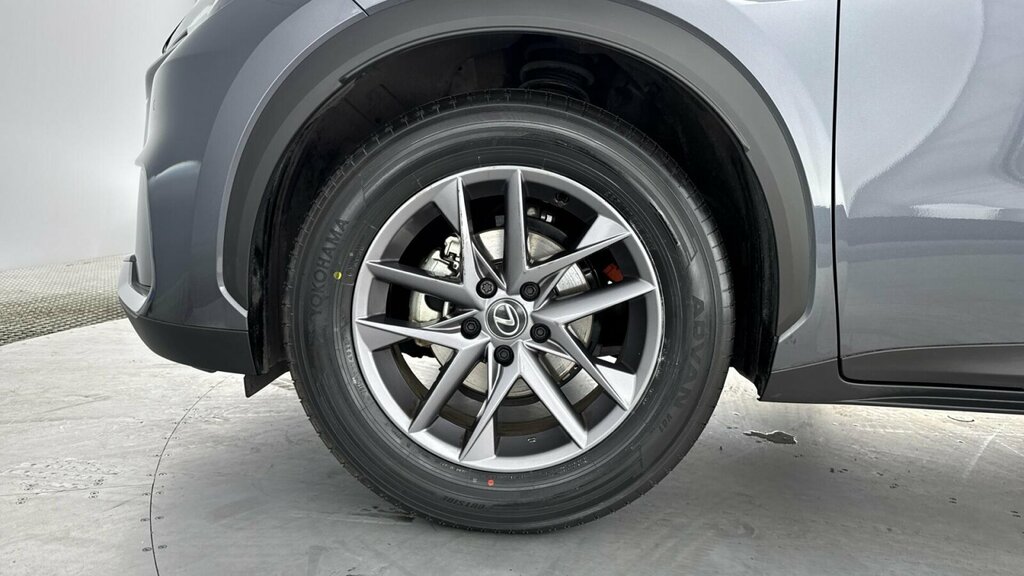 Lexus LBX 1.5 Vvt-ie Takumi Design Suv Hybrid E-c Red #32