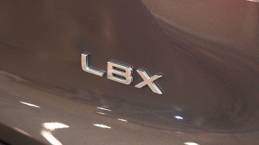 Lexus LBX 1.5 Vvt-ie Takumi Design Suv Hybrid E-c Red #60