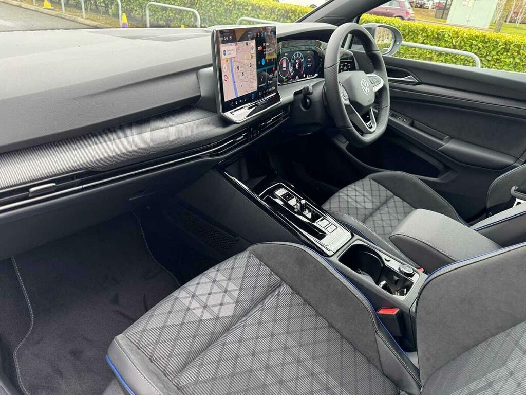 Volkswagen Golf 1.5 Etsi 150 Black Edition Dsg SL26LNA White #2