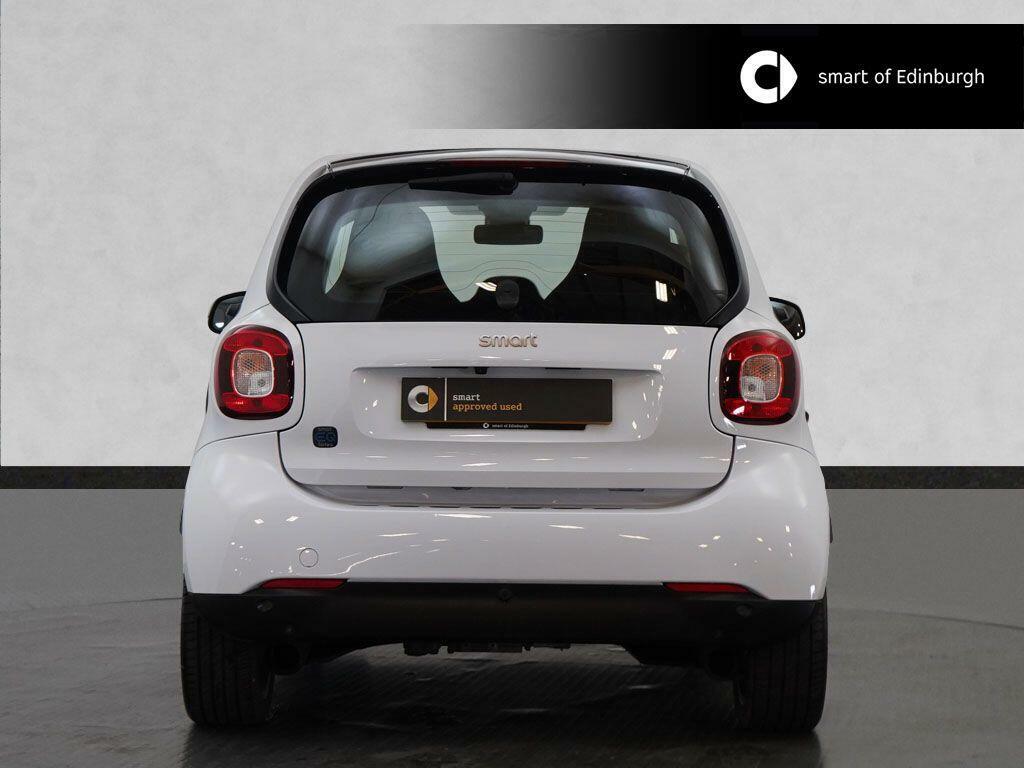Smart Fortwo Coupe 17.6Kwh Premium 22Kw Charger White #5