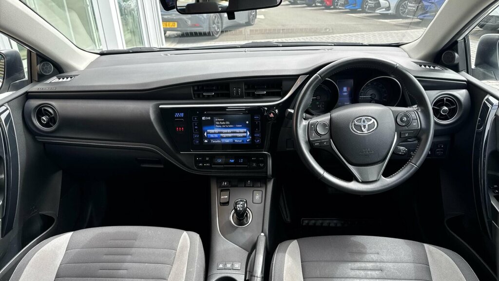 Toyota Auris 1.8 Vvt-h Icon Tech Touring Sports Cvt Euro 6 Ss White #6