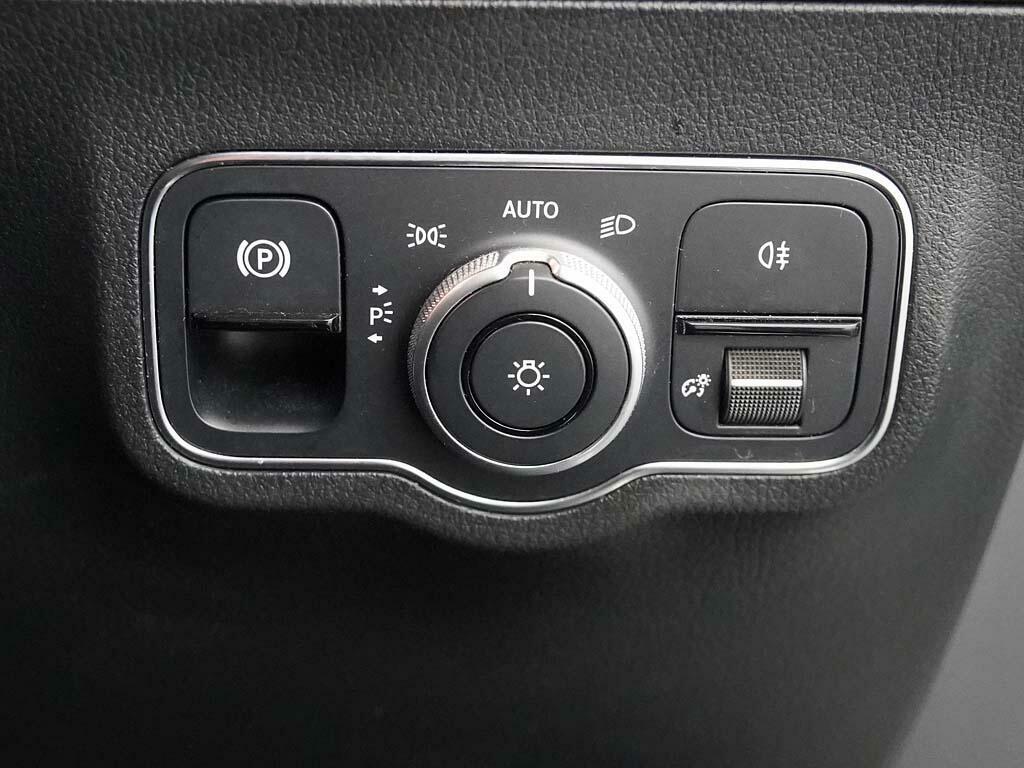 Mercedes-Benz B Class Mpv 1.3 B180 Sport 7G-dct Euro 6 Ss 20202 Black #23