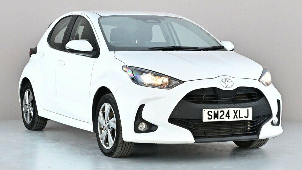 Toyota Yaris 1.5 Vvt-h Icon Hatchback Hybrid E-cvt E White