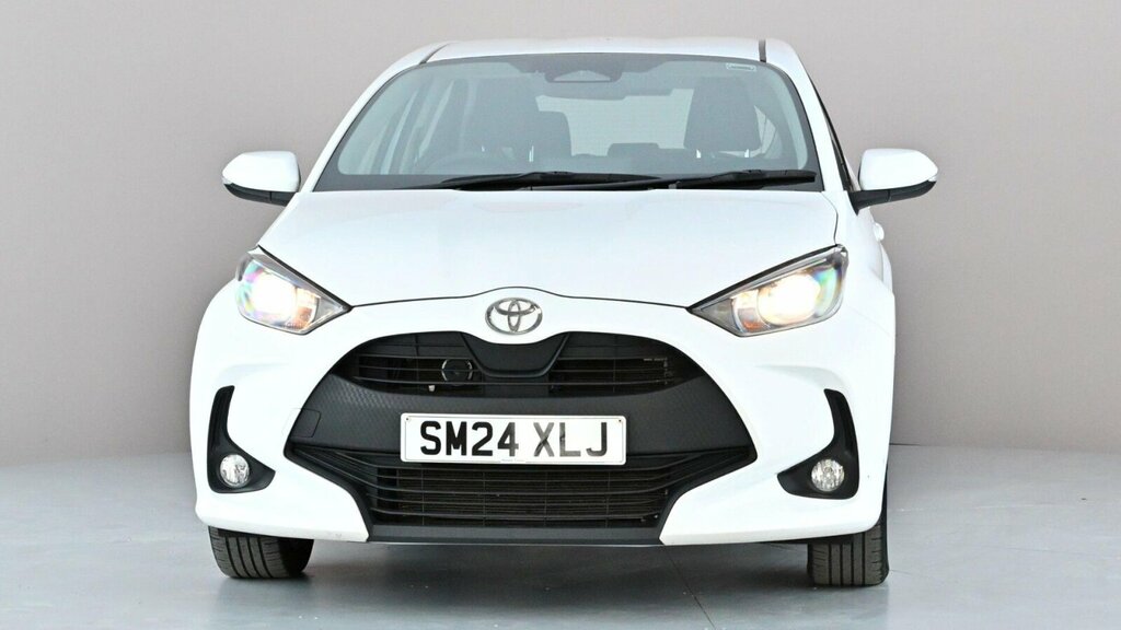 Toyota Yaris 1.5 Vvt-h Icon Hatchback Hybrid E-cvt E SM24XLJ White #2
