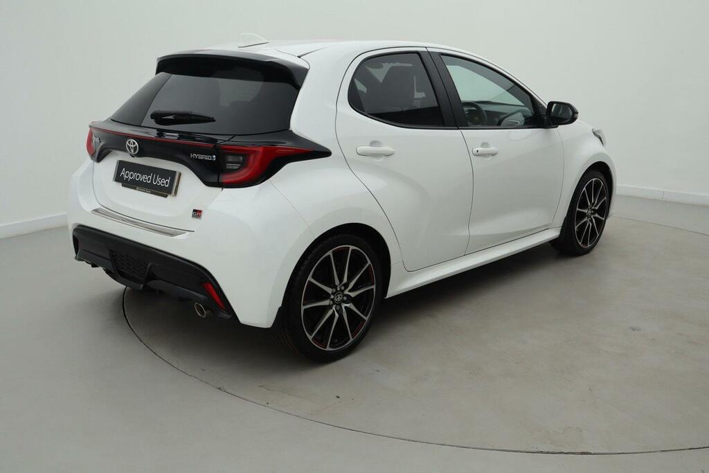 Toyota Yaris 1.5 Vvt-h Gr Sport Hatchback Hybrid E-c ST23FJO White #2