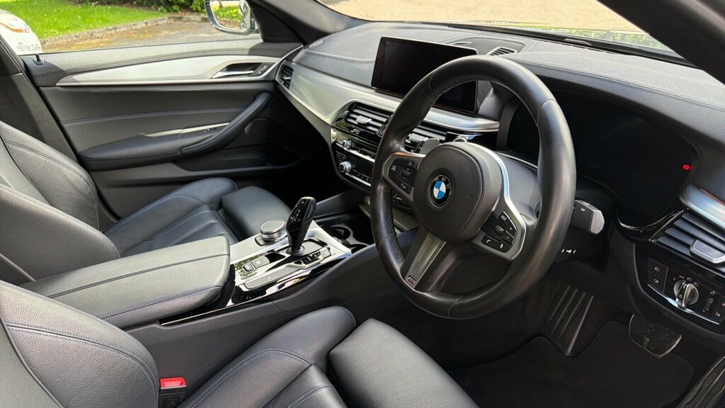 BMW 5 Series 520D Xdrive M Sport Saloon NJ69WWX Blue #6
