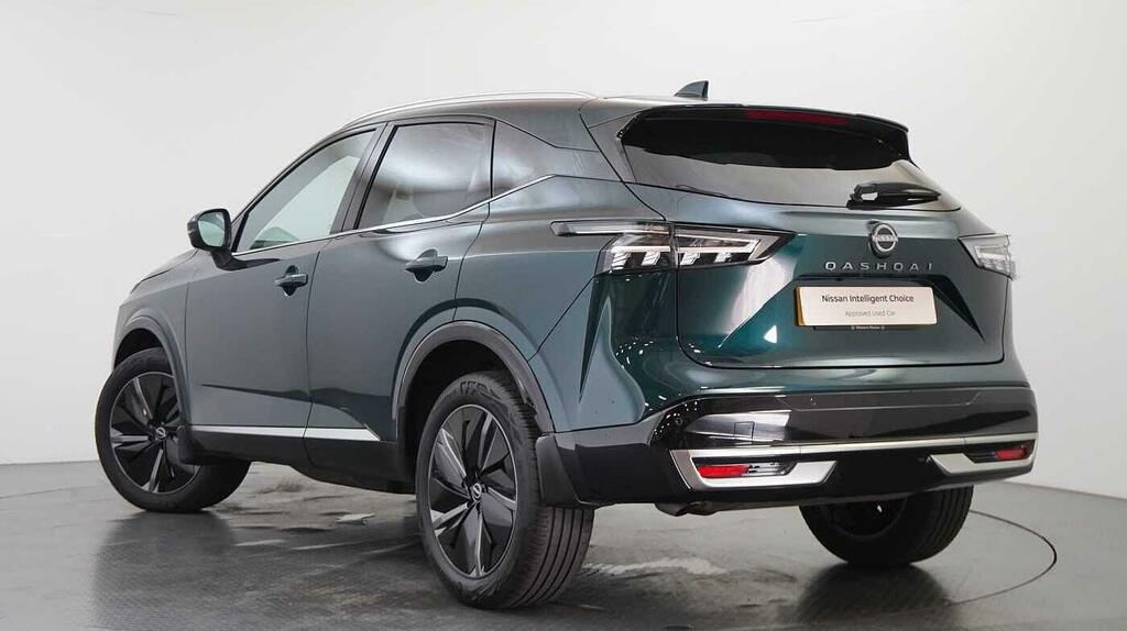 Nissan Qashqai 1.3 Dig-t Mh 158 Tekna With Glass Roof And Drive A SK74FBA Green #3