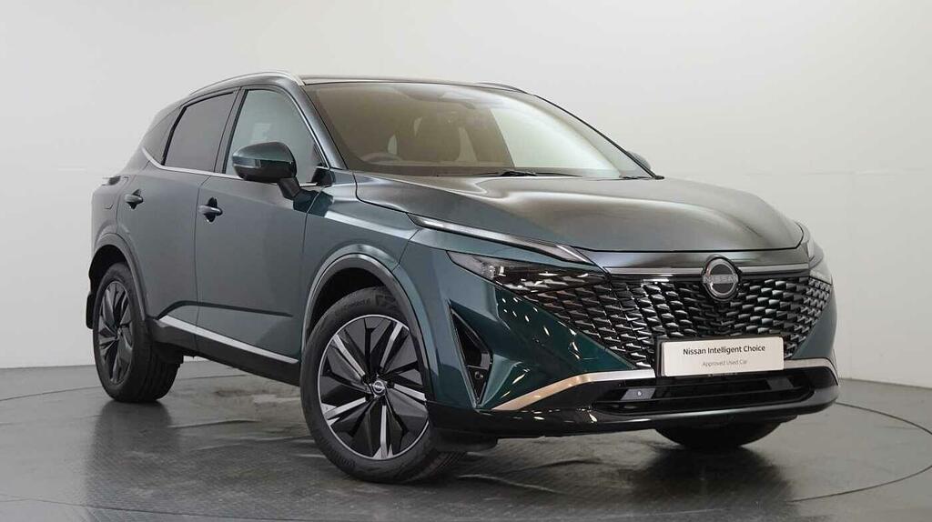 Nissan Qashqai 1.3 Dig-t Mh 158 Tekna With Glass Roof And Drive A Green
