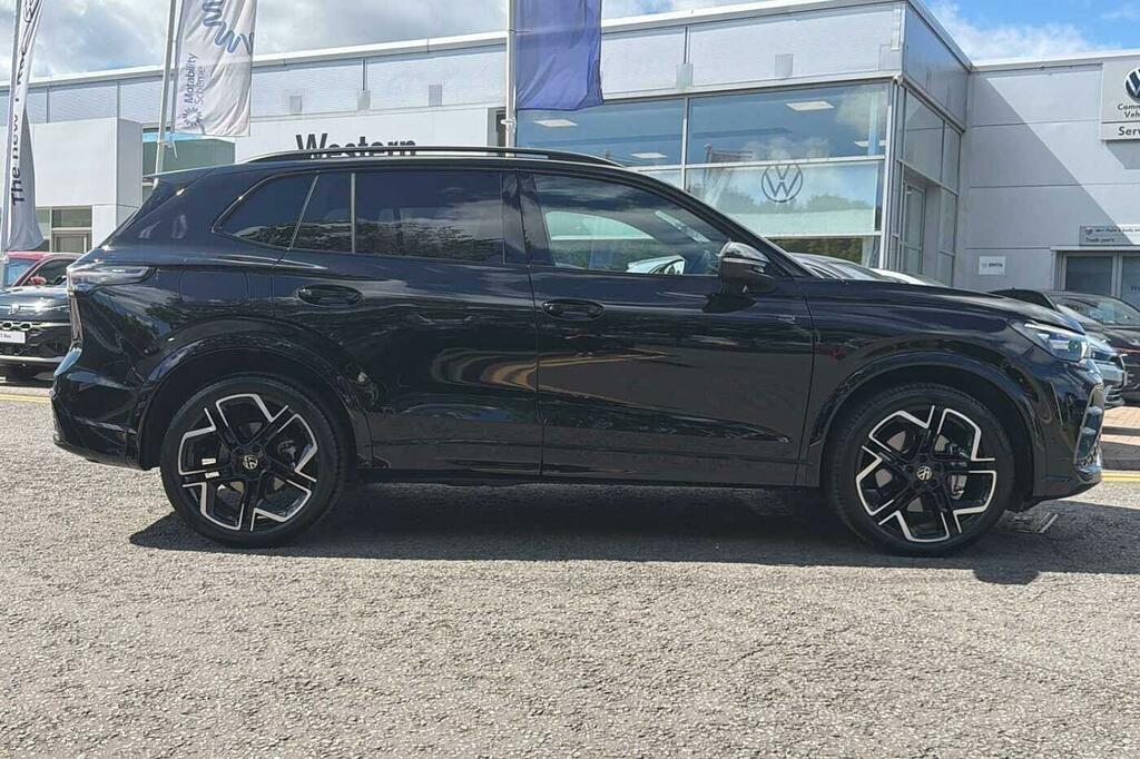 Volkswagen Tiguan R-line 2.0 Tdi 150 Ps 7-Speed Dsg KN26MPO Black #4