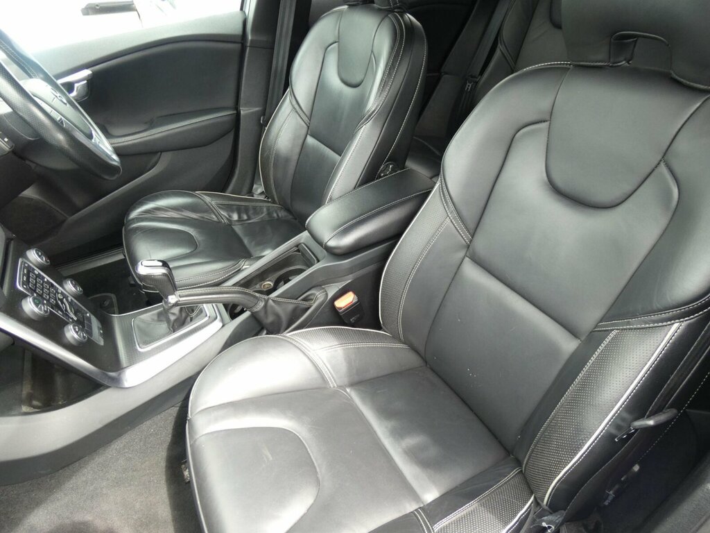 Volvo V40 2.0 D2 R-design Pro Euro 6 Ss Silver #6