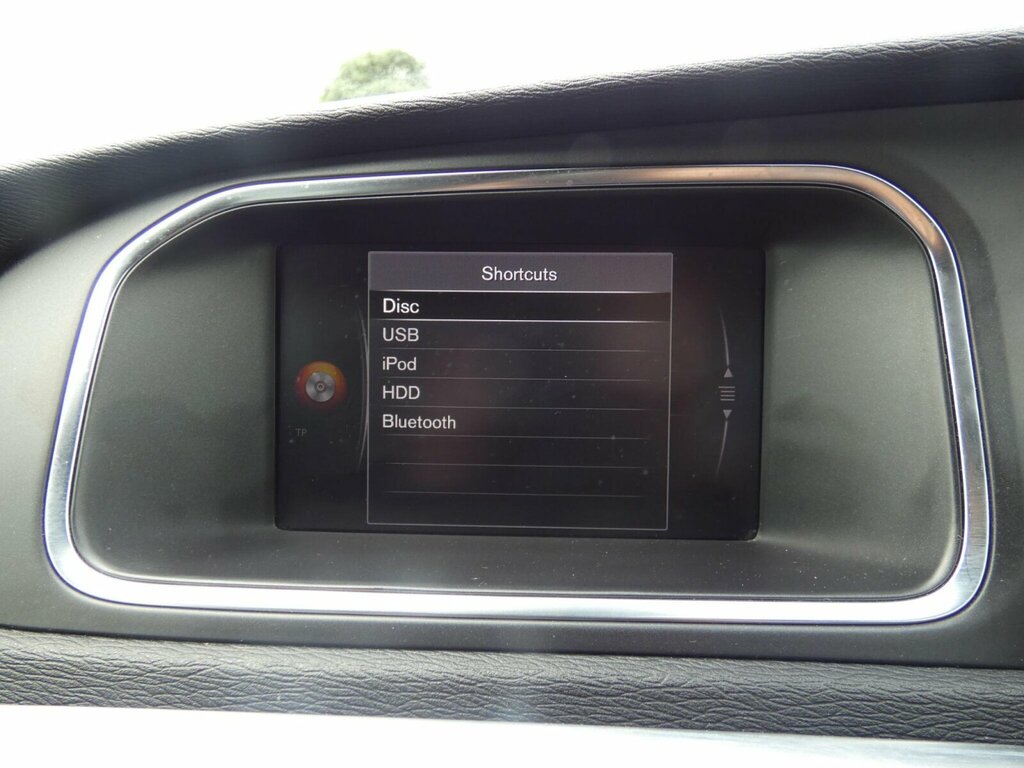 Volvo V40 T2 R-design Rear Park Assist, 17 Ixion A Red #33