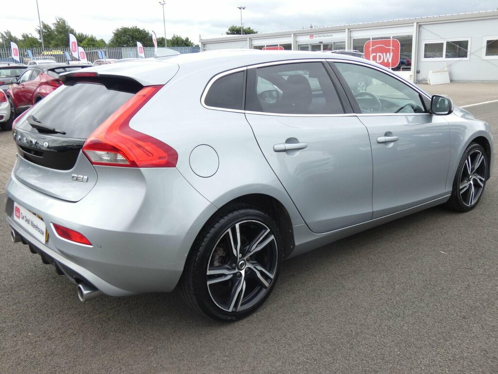Volvo V40 T2 R-design Rear Park Assist, 17 Ixion A Red #15