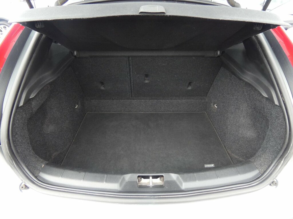 Volvo V40 T2 R-design Rear Park Assist, 17 Ixion A Red #14